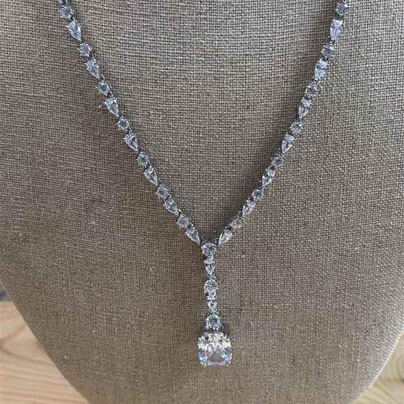 Elegant Silver Necklace crystal - Picture 2 of 6
